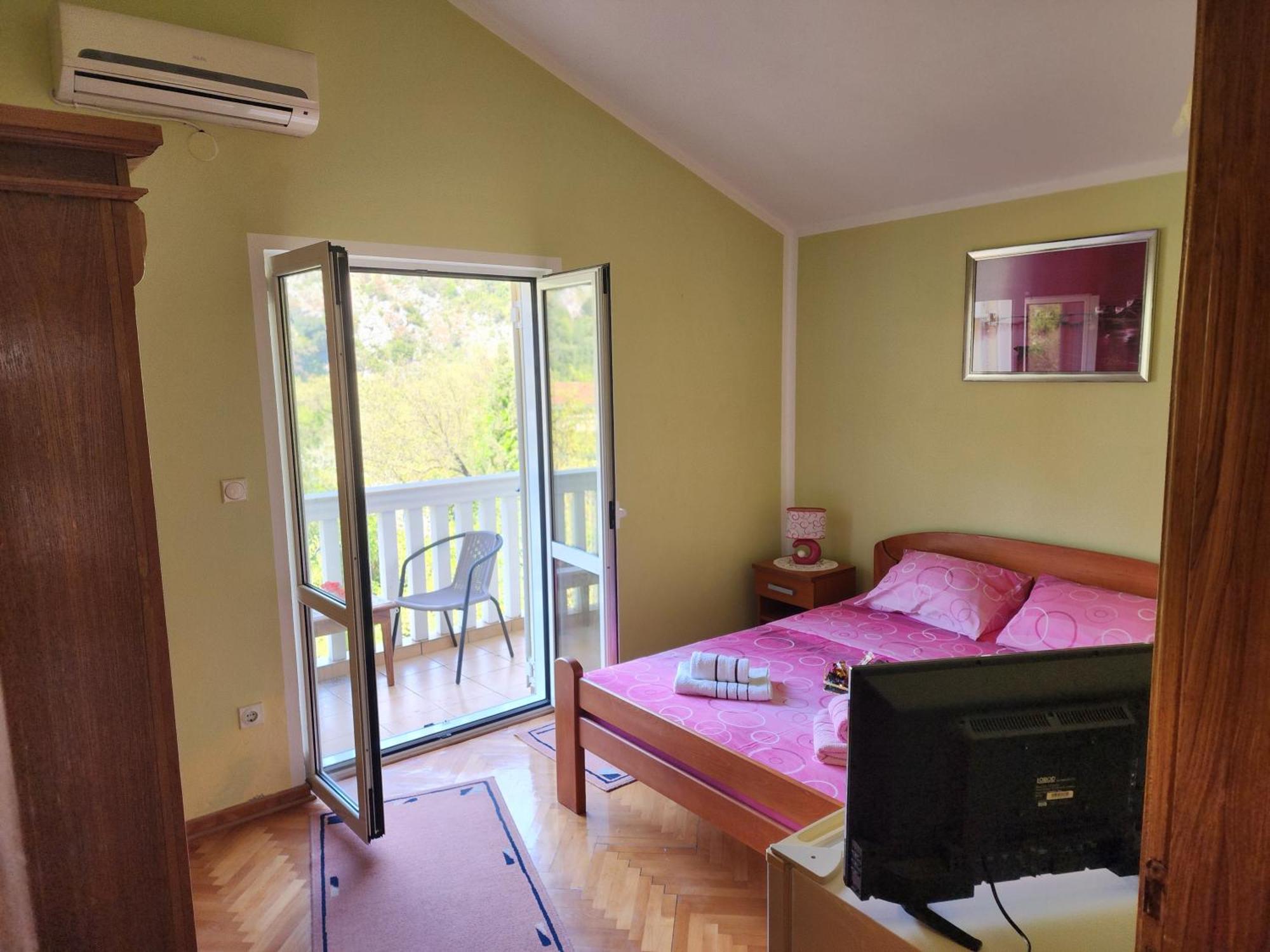 Lorena Rooms Risan Exteriér fotografie