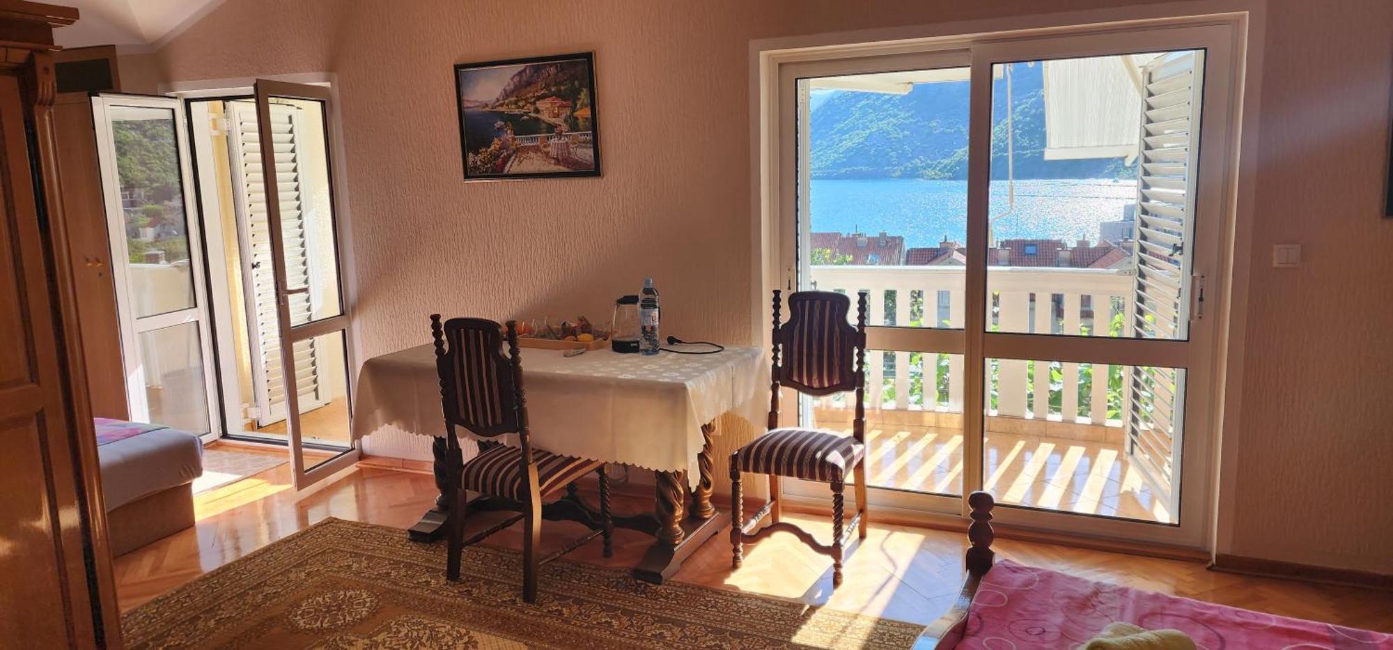Lorena Rooms Risan Exteriér fotografie