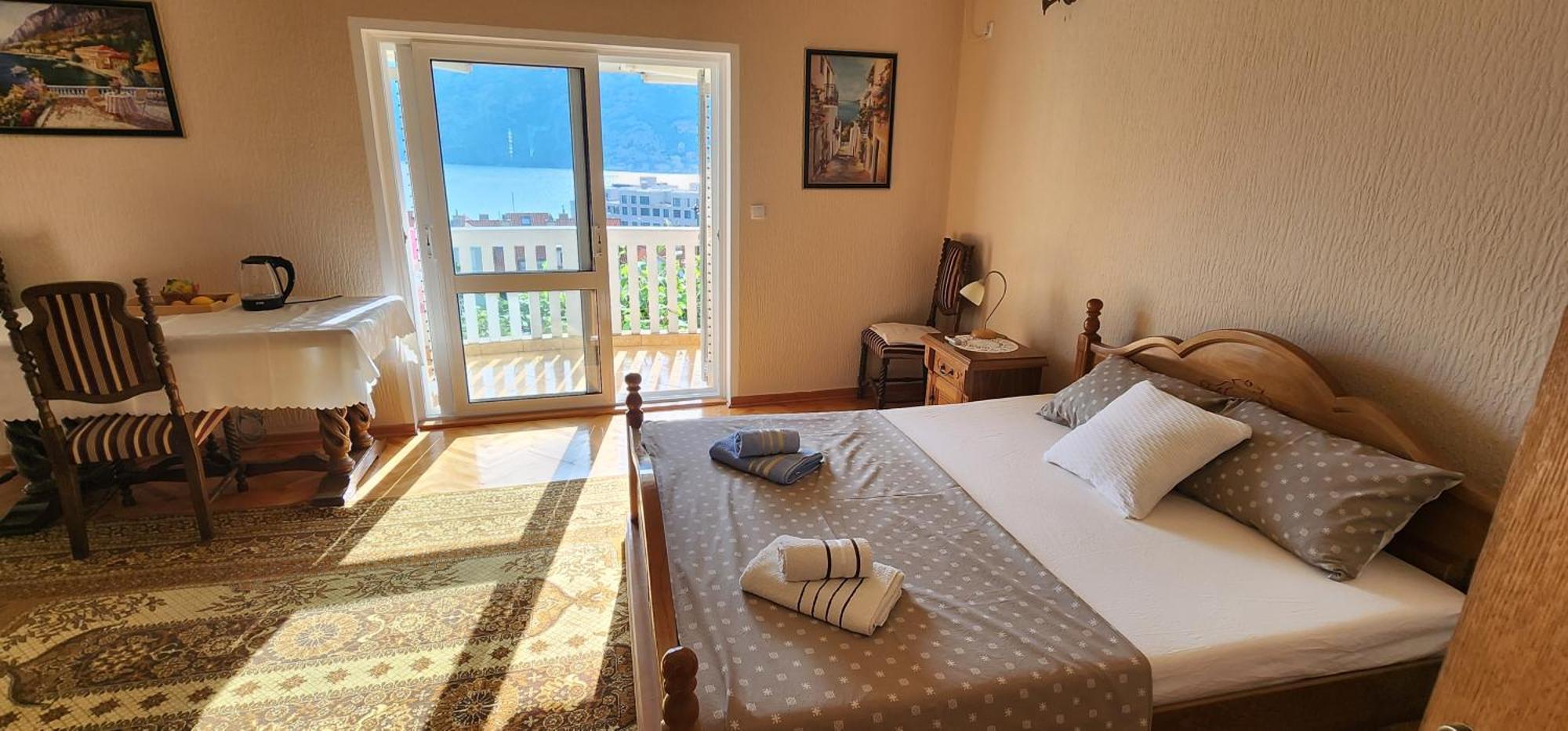 Lorena Rooms Risan Exteriér fotografie