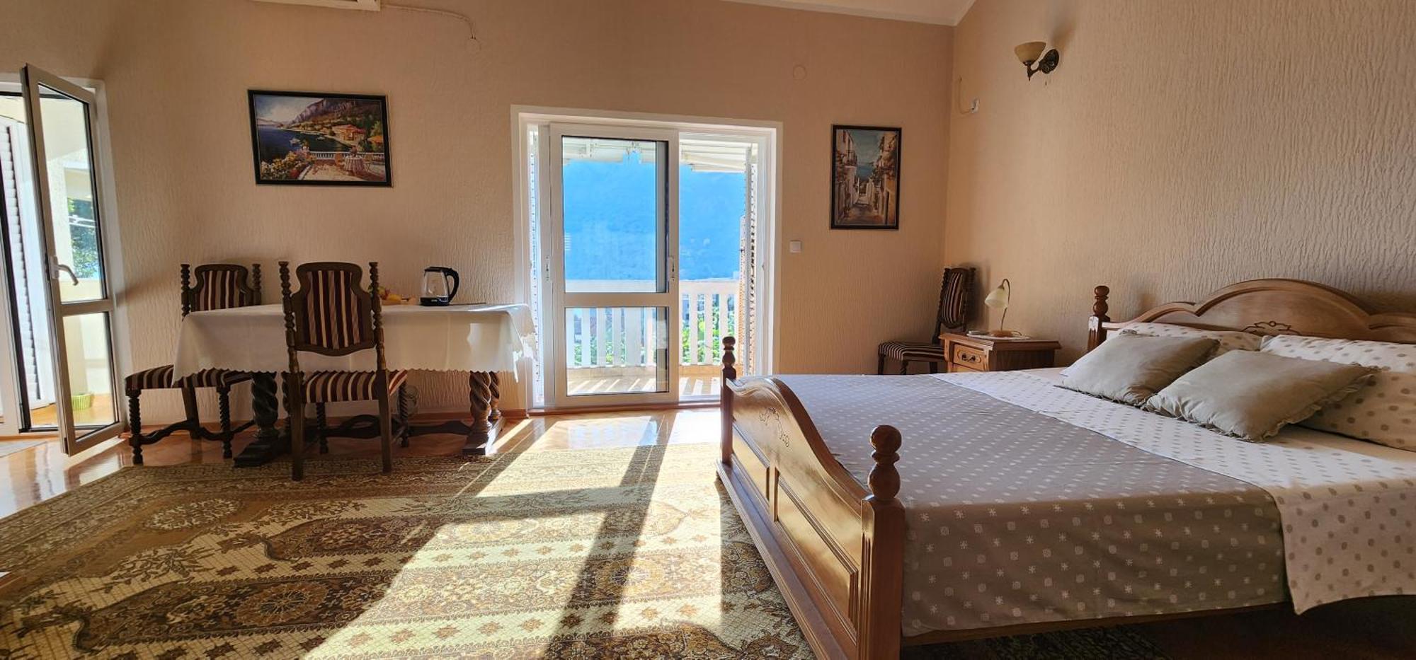 Lorena Rooms Risan Exteriér fotografie