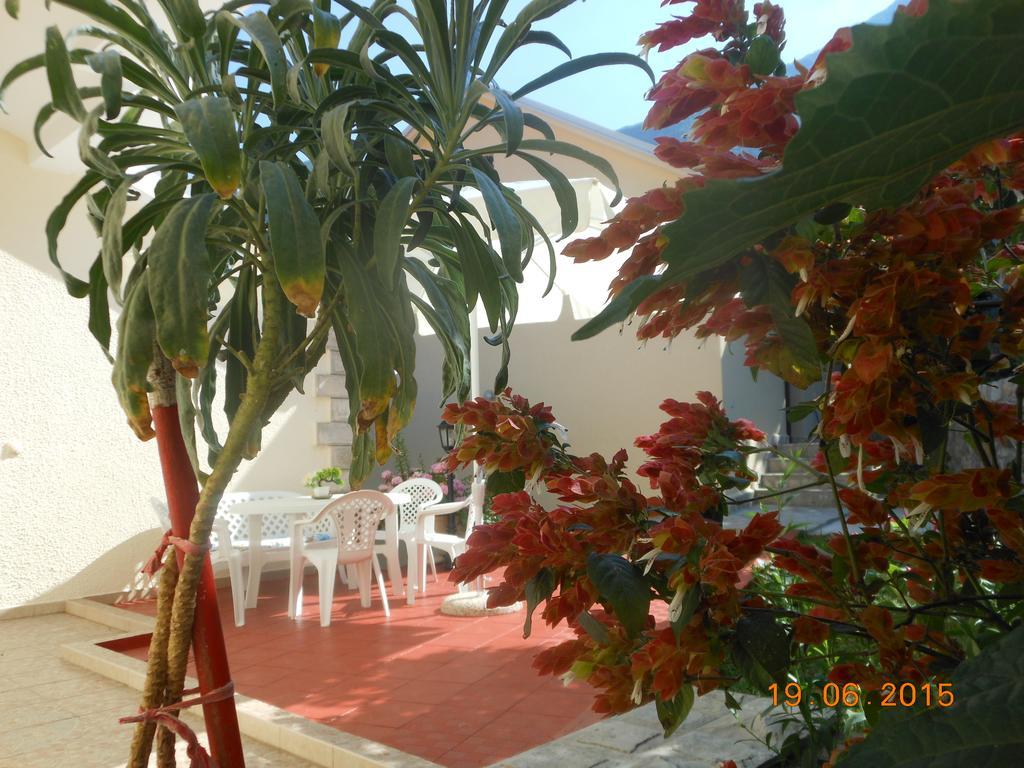 Lorena Rooms Risan Exteriér fotografie