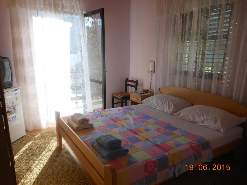 Lorena Rooms Risan Exteriér fotografie