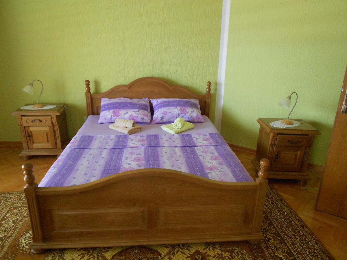 Lorena Rooms Risan Exteriér fotografie