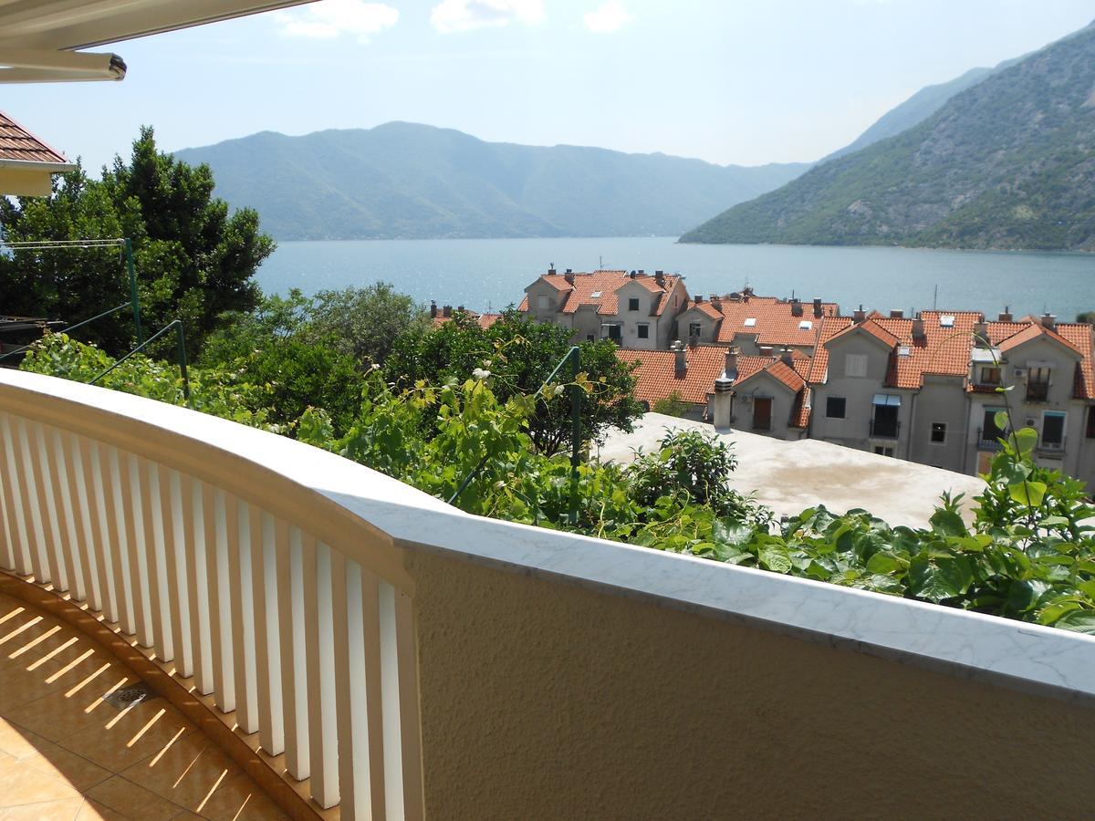 Lorena Rooms Risan Exteriér fotografie